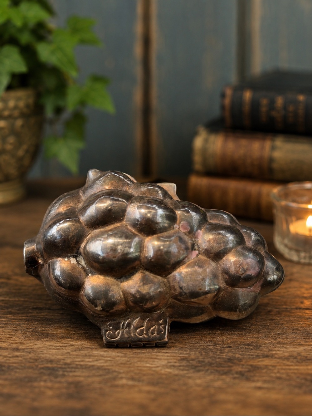 Vintage Alda's Hinged Grape Cluster Metal Mold – Figural Kitchen Collectible #1
